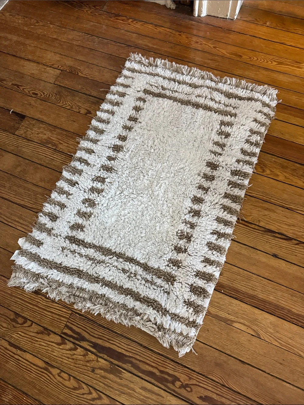 Shaggy Bath Rug in Cream and Brown - Neutral Bathroom Accent